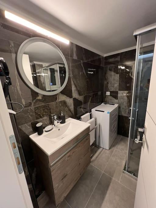 Luxury Apartment Near Acropolis Афины Экстерьер фото